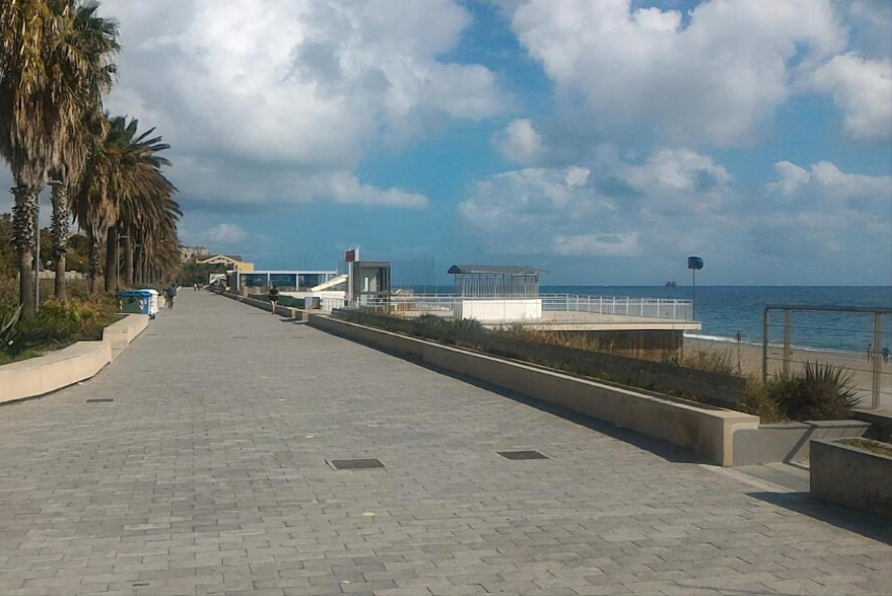 Ca' Mariuccia. Appartamento A Un Passo Dal Mare Savona Exteriör bild